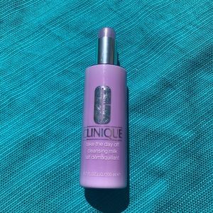 Brand new Clinique take the day off cleansing milk